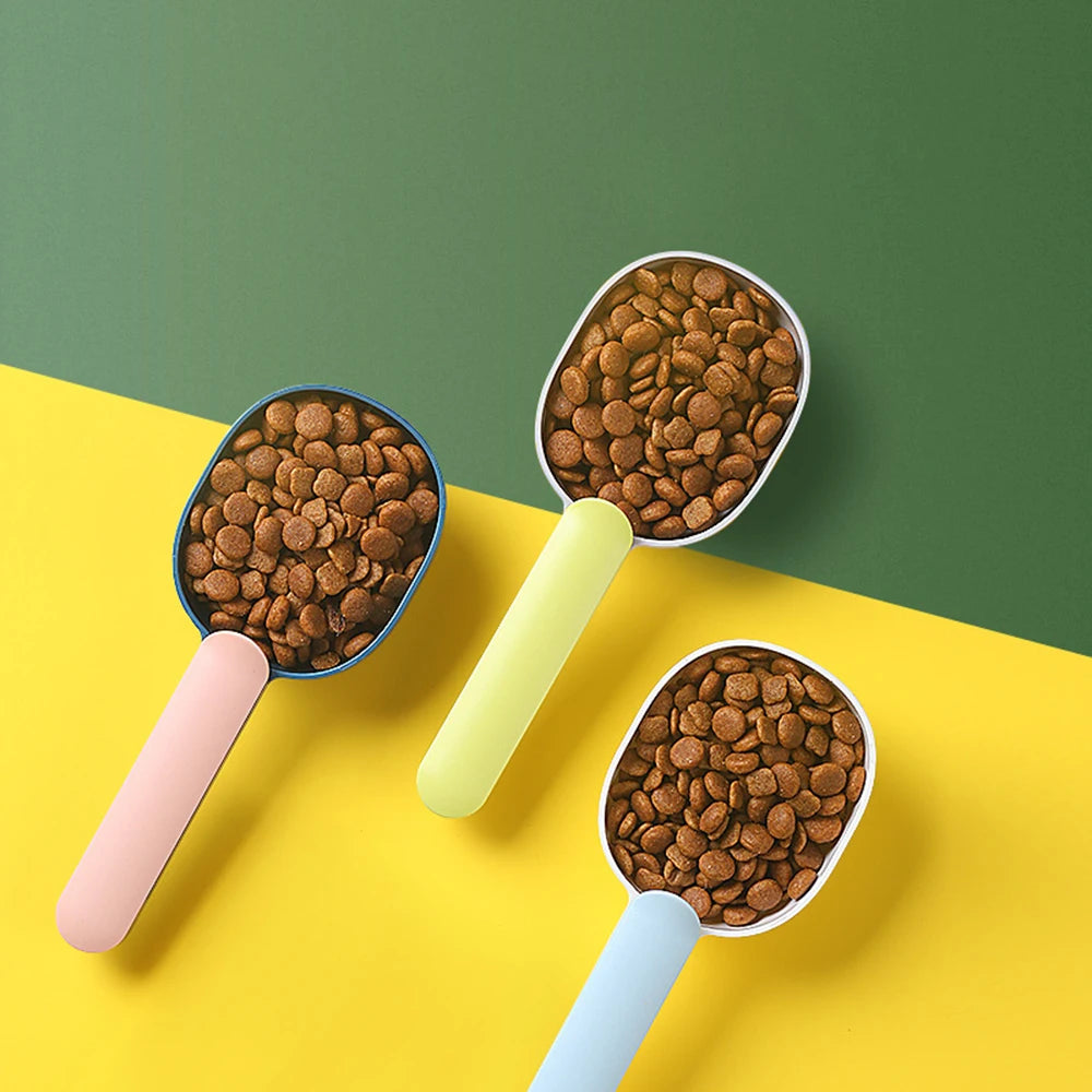 **2-in-1 Pet Food Scoop & Bag Sealing Clip – Measure, Scoop & Store**