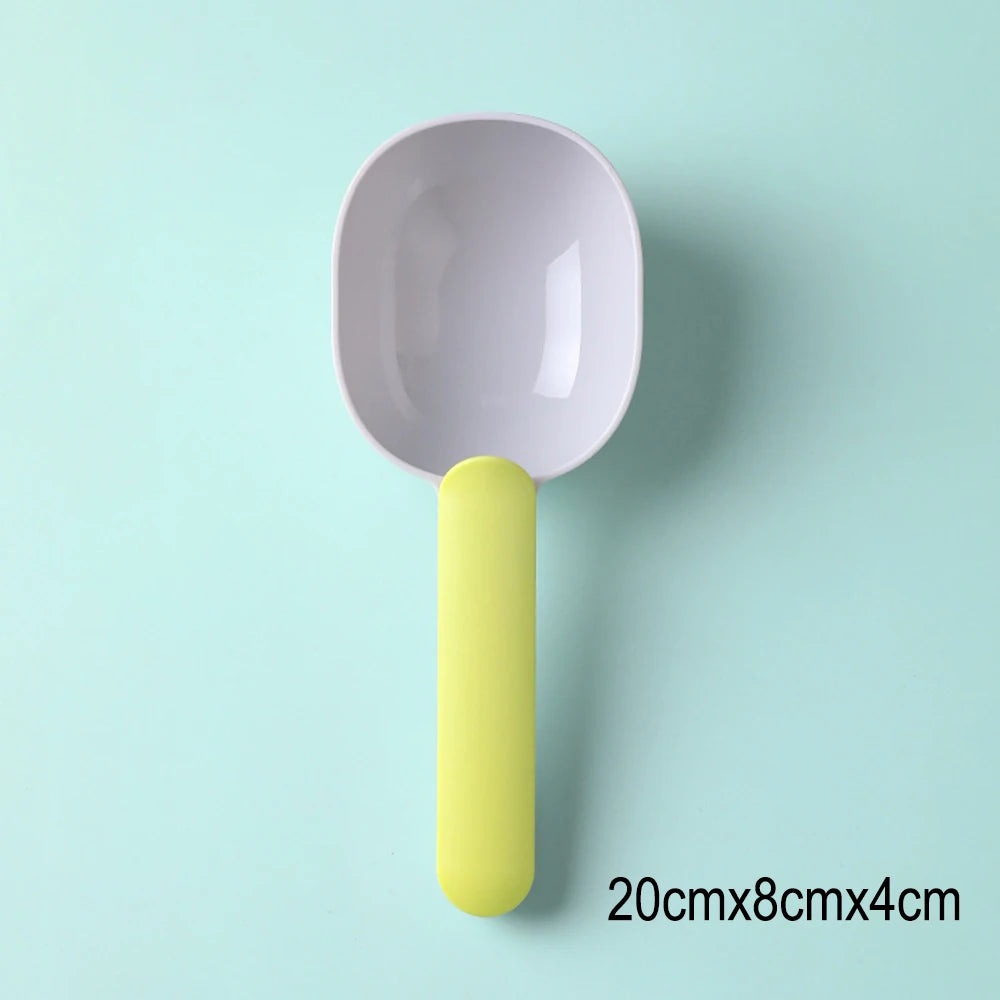 **2-in-1 Pet Food Scoop & Bag Sealing Clip – Measure, Scoop & Store**